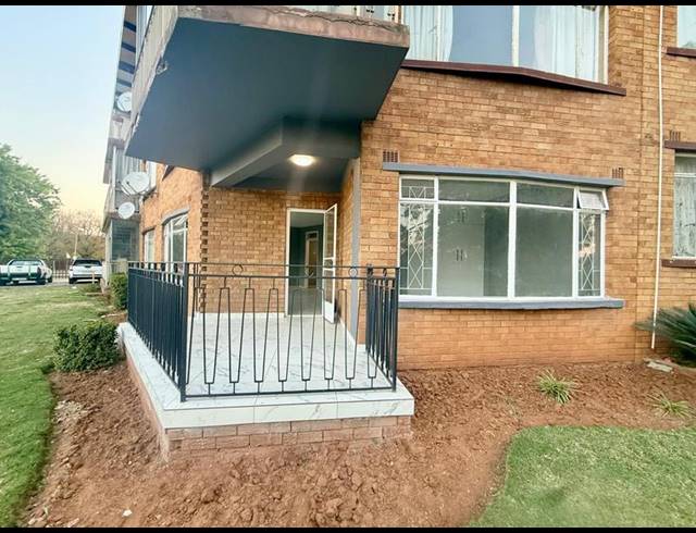 1 BEDROOM APARTMENT FOR SALE IN VANDERBIJLPARK CE 1